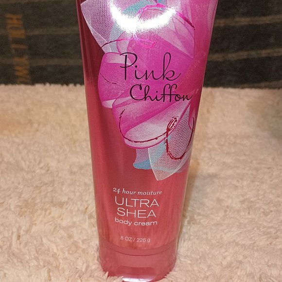 New ~ Bath & Body Works Pink Chiffon 8.0 oz Ultra Shea Cream - Picture 1 of 4